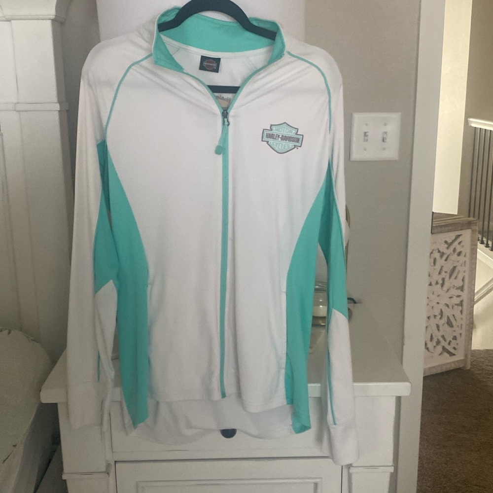 Size large women’s Harley Davidson, long sleeve perfect condition